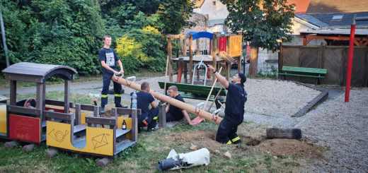 Monate wippe spielplatz (1)